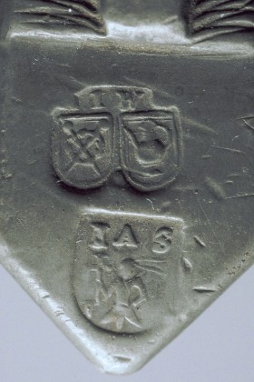  Ortshinweis und Marke Johannes III. Würger (IW)