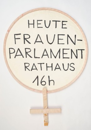 Plakat in Form des Frauenzeichens zum Frauenstreik 1991