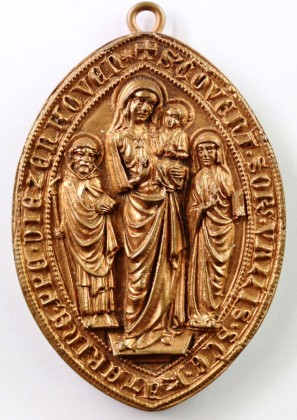 Siegel: Moderne Replik (gefasstes Galvano mit Ringöse) des spitzovalen Konventssiegels vom Dominikanerinnenkloster St. Katharinental, sogenanntes «Konventssiegel II», aus der Zeit um 1260/1270