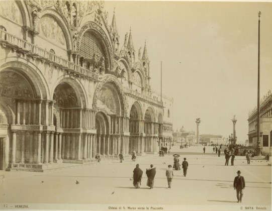 Fotografie: Markusdom und Markusplatz in Venedig, aus der Fotografie-Sammlung der Familie Bachmann, Besitzerin von Schloss Frauenfeld