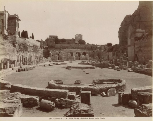 Fotografie: Ruinen des Palatinischen Stadions in Rom, aus der Fotografie-Sammlung der Familie Bachmann, Besitzerin von Schloss Frauenfeld