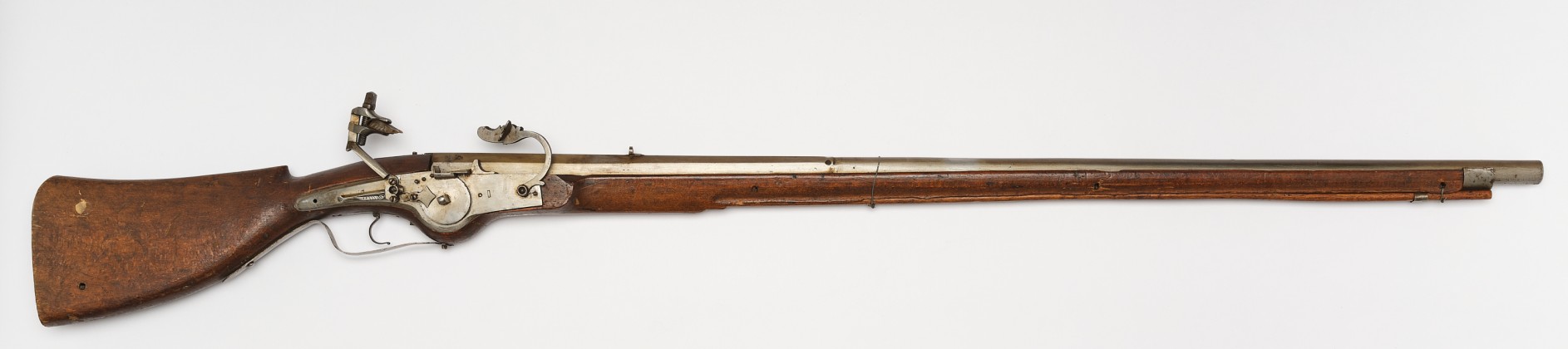 Gewehr mit kombiniertem Rad- und Luntenschlossmechanismus (Muskete), Vorderlader wohl österreichischer Provenienz